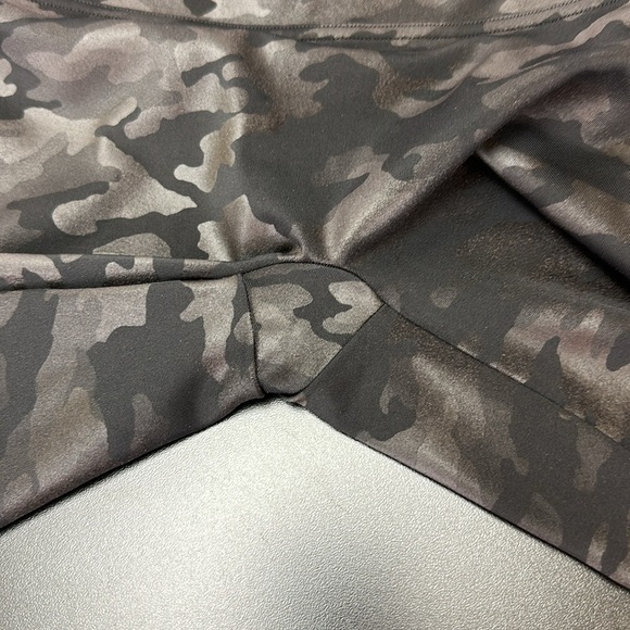 SPANX Black Gray Faux Leather Camo Print Leggings Size S - Picture 7 of 14